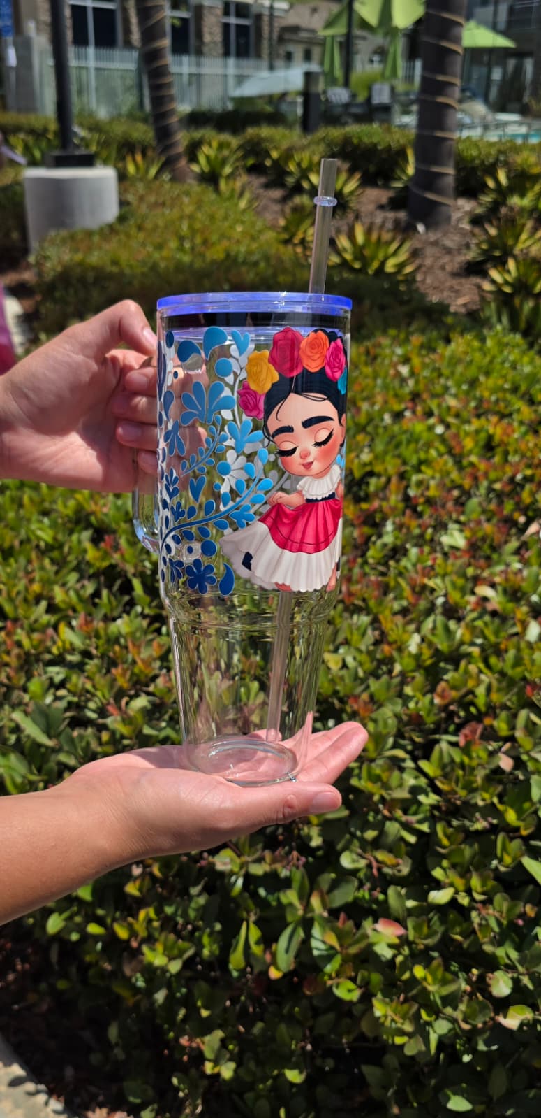 Kahlo tumbler with handle