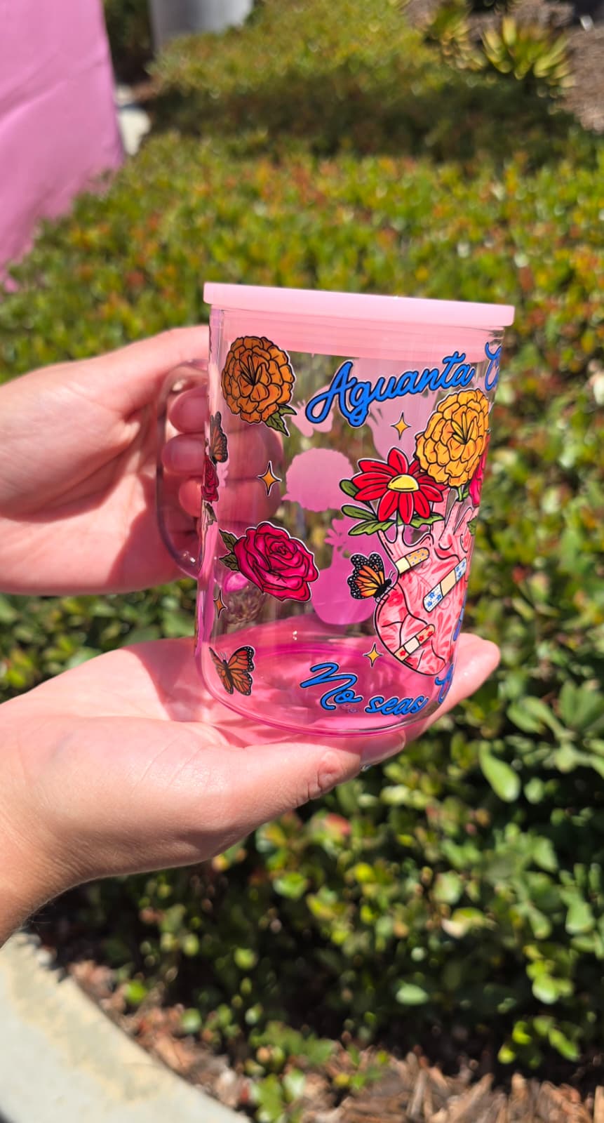 Aguanta corazón tumbler with handle