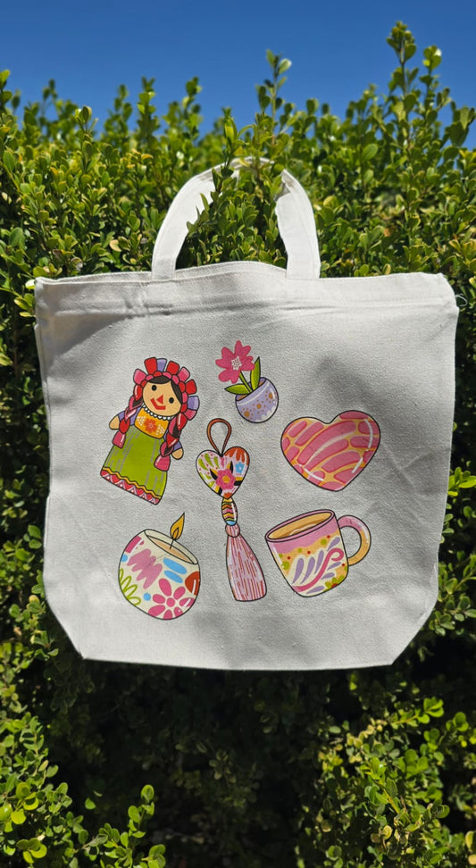 Concha Corazon Tote Bag